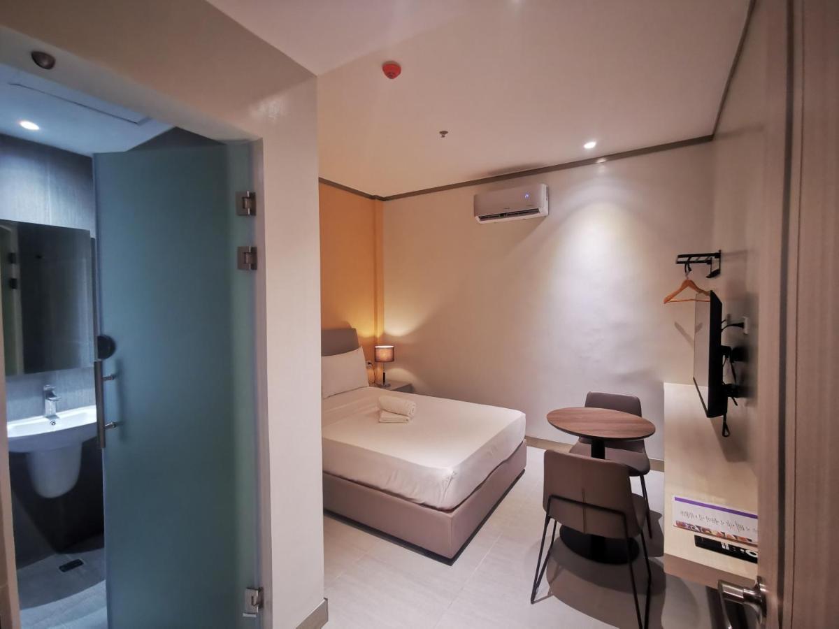 Yes Hotel Imus Cavite Exterior foto